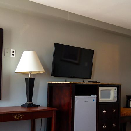 Saxony Motel Chatham-Kent Dış mekan fotoğraf